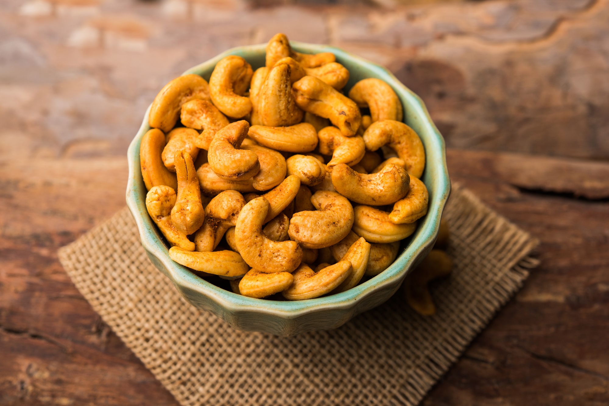 Cashewkerne mit Curry und Salz – Knuspriger Premium-Snack von Mynatura Cashewkerne mit Curry und Salz – Knuspriger Premium-Snack von Mynatura