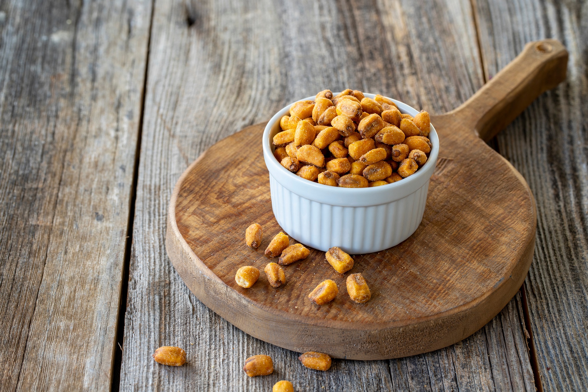 Geröstete Maiskörner mit Salz – Knuspriger Snack in Mynatura Qualität Geröstete Maiskörner mit Salz – Knuspriger Snack in Mynatura Qualität