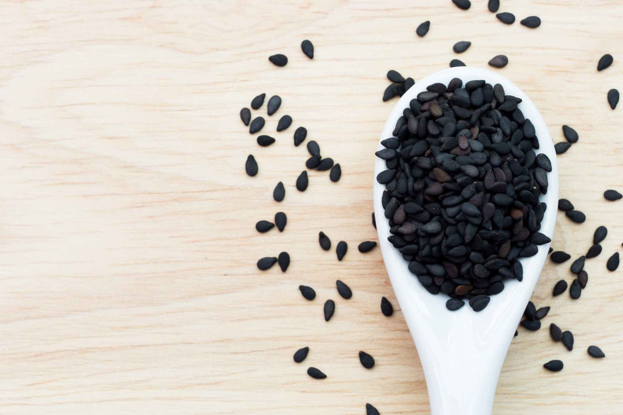Schwarzer Sesam kaufen – aromatische Sesamsamen in Bioqualität | Mynatura 1Kg Schwarzer Sesam kaufen – aromatische Sesamsamen in Bioqualität | Mynatura 1Kg