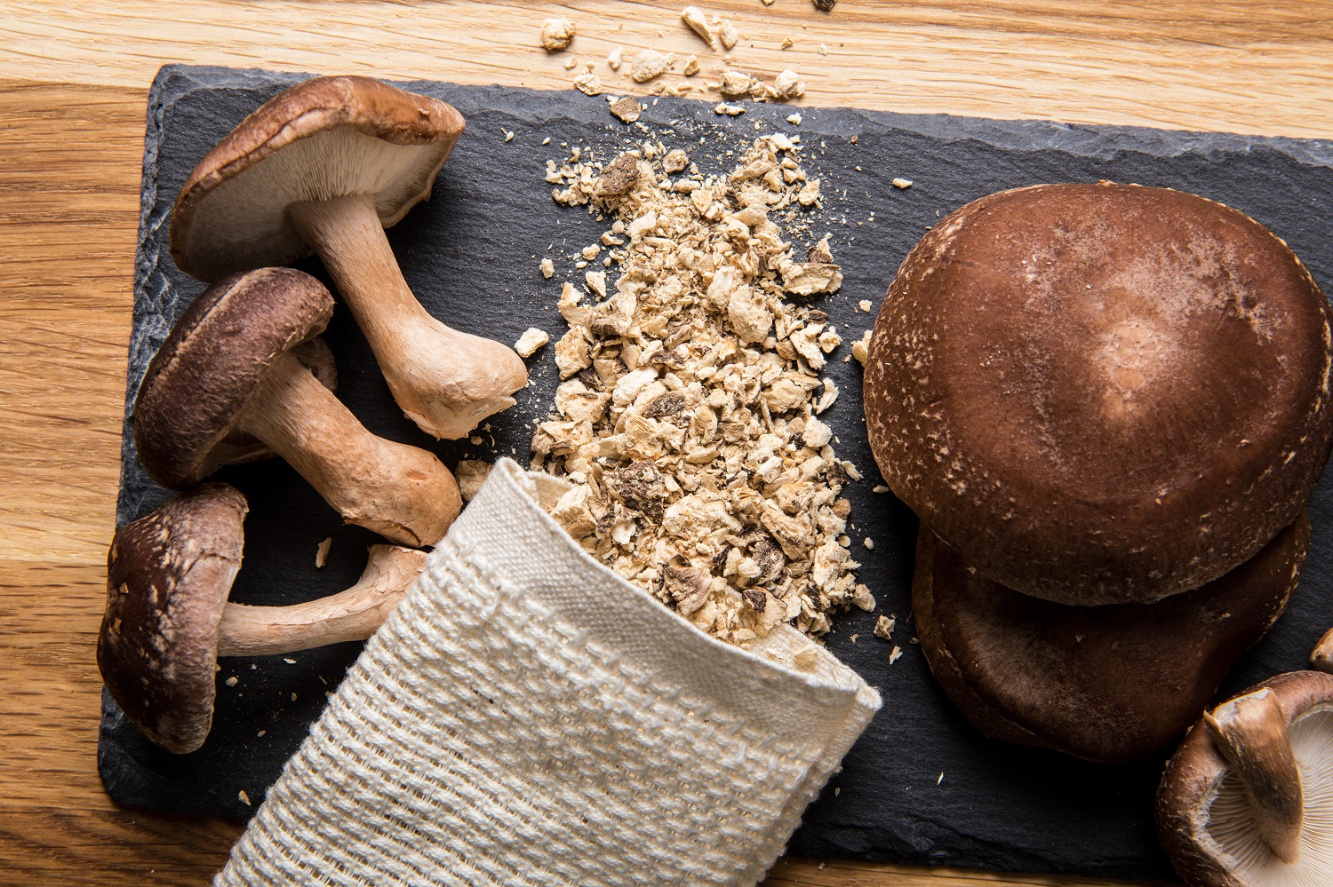 Mynatura Shiitake-Pilz geschnitten